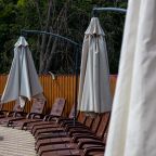 Своя ухоженная территория, Отель Village House