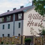 Своя ухоженная территория, Отель Village House