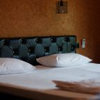 Своя ухоженная территория, Отель Village House