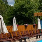 Своя ухоженная территория, Отель Village House