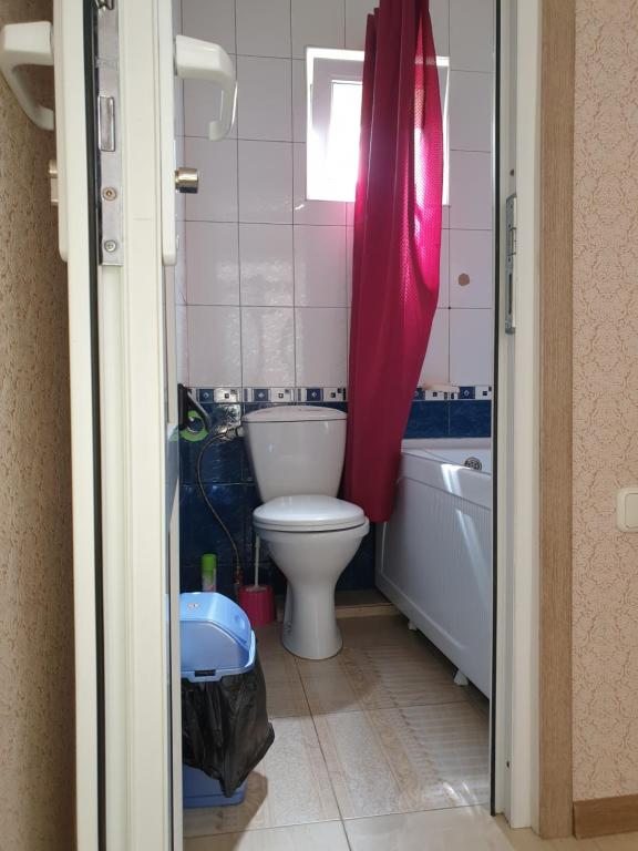 Трехместный (Трехместный номер с собственной ванной комнатой) гостевого дома Ласковое море, Адлер