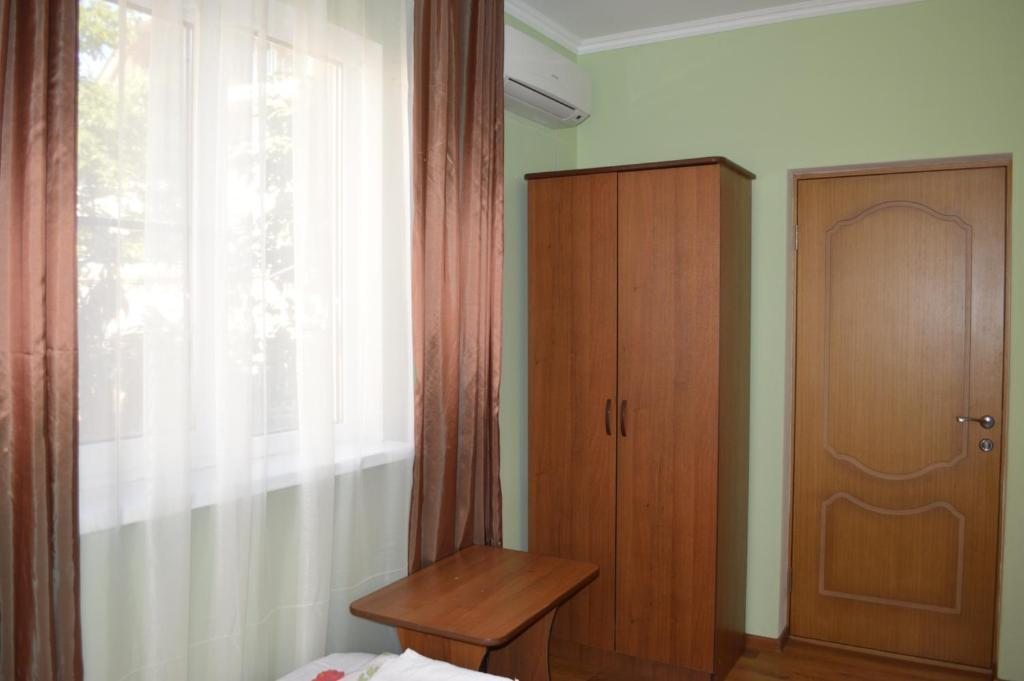 Трехместный (Трехместный номер с основными удобствами), Гостевой дом в Олимпийской деревне