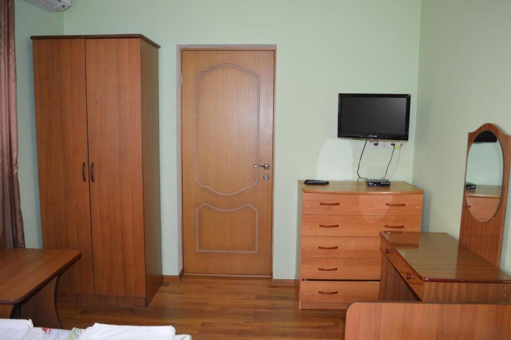 Трехместный (Трехместный номер с основными удобствами), Гостевой дом в Олимпийской деревне