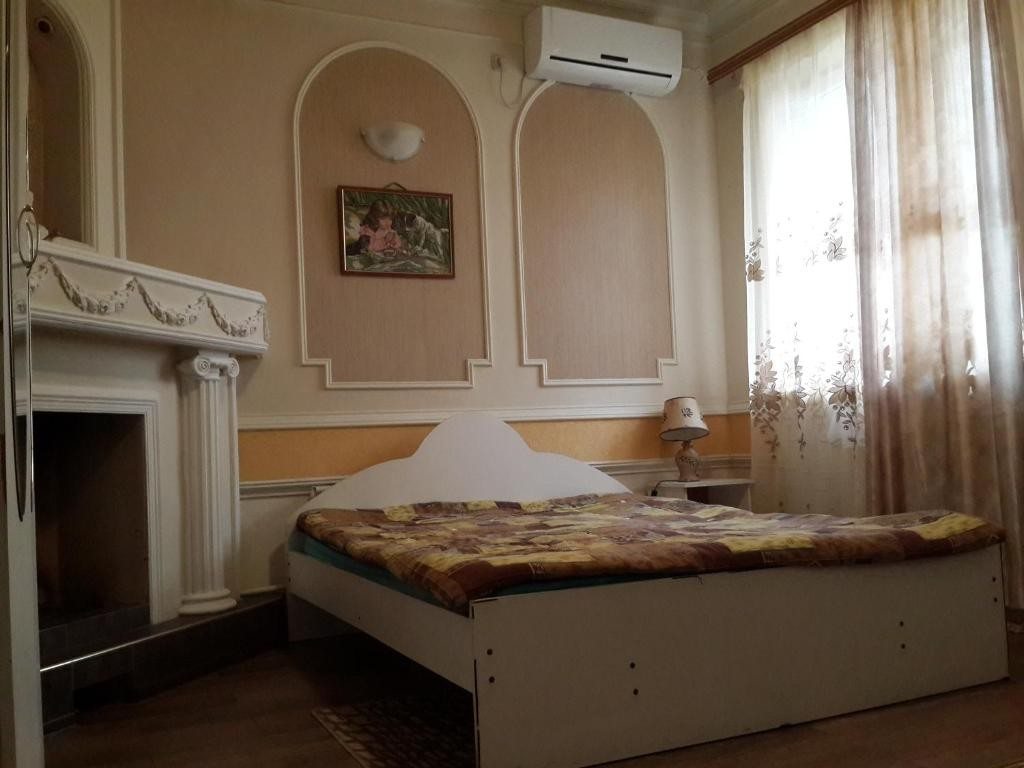 Трехместный (Трехместный номер с камином) гостевого дома Аметист, Лазаревское