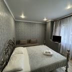 De Luxe (De Luxe), Гостевой дом Лавра