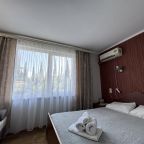 De Luxe (De Luxe), Гостевой дом Лавра