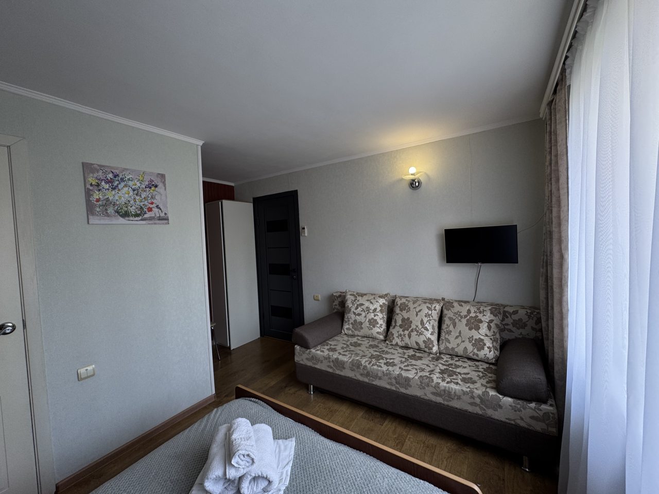 De Luxe (De Luxe), Гостевой дом Лавра