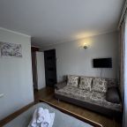 De Luxe (De Luxe), Гостевой дом Лавра