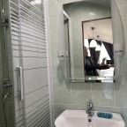 De Luxe (De Luxe с витражным окном), Гостевой дом Лавра