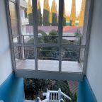 De Luxe (De Luxe с витражным окном), Гостевой дом Лавра