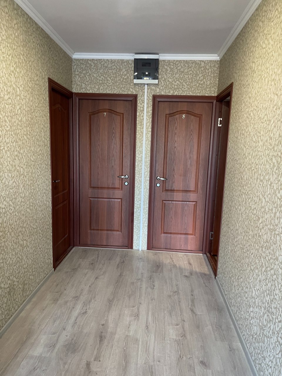 De Luxe (De Luxe с витражным окном), Гостевой дом Лавра