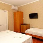 Трехместный (Стандартный трехместный номер), Гостевой дом Светлана на Лилий