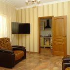 Сьюит (Люкс с балконом), Гостевой дом Светлана на Лилий