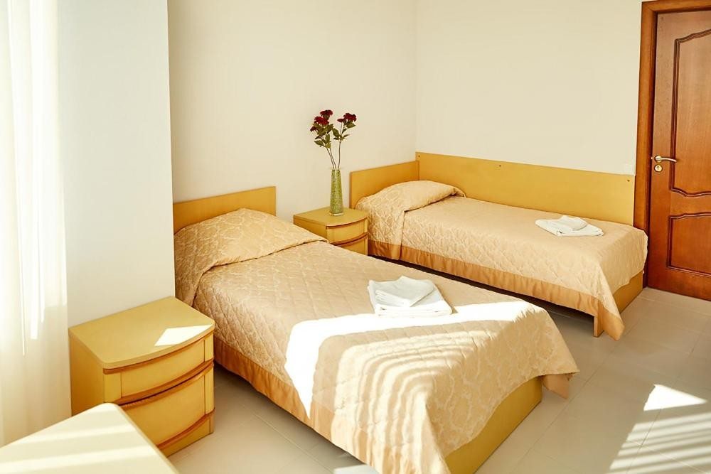 Двухместный (Стандартный двухместный номер с 2 отдельными кроватями и общей ванной комнатой) отеля Oliva Club, Солоники