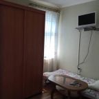 Трехместный (Трехместный номер с общей ванной комнатой), Гостевой дом Дельфин на Ульянова