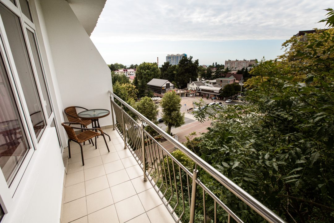 Двухместный (Стандарт, Double/Twin, С балконом и видом на море) отеля Седьмое небо, Лазаревское