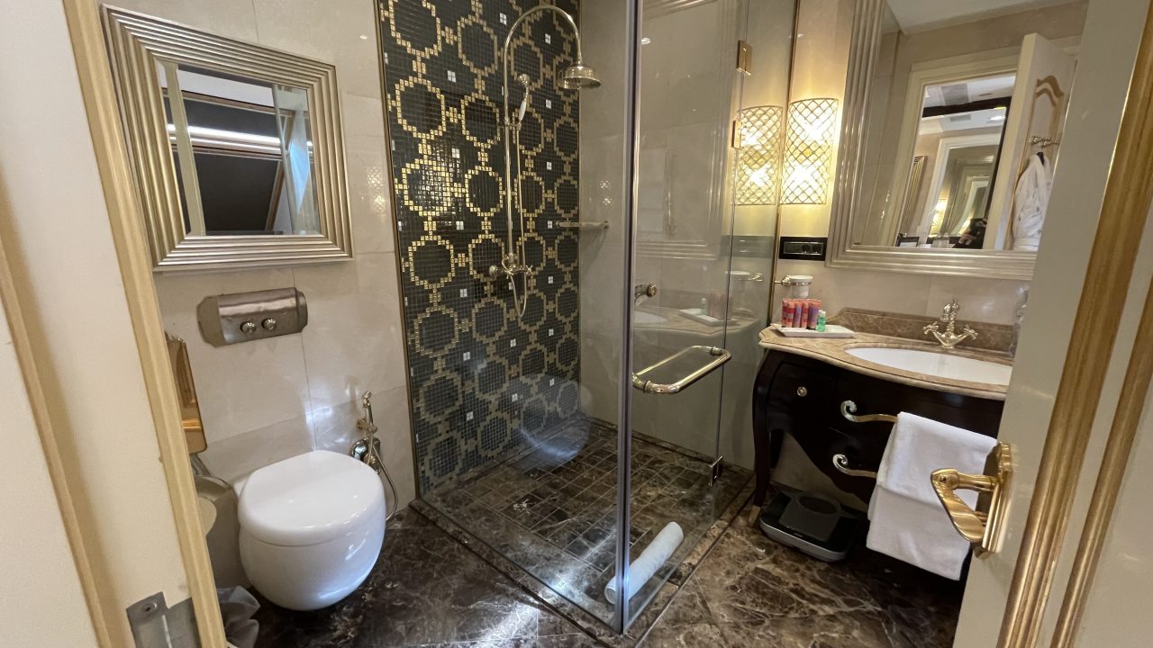 Люкс (Мансардный Люкс), Отель The St. Regis Moscow Nikolskaya