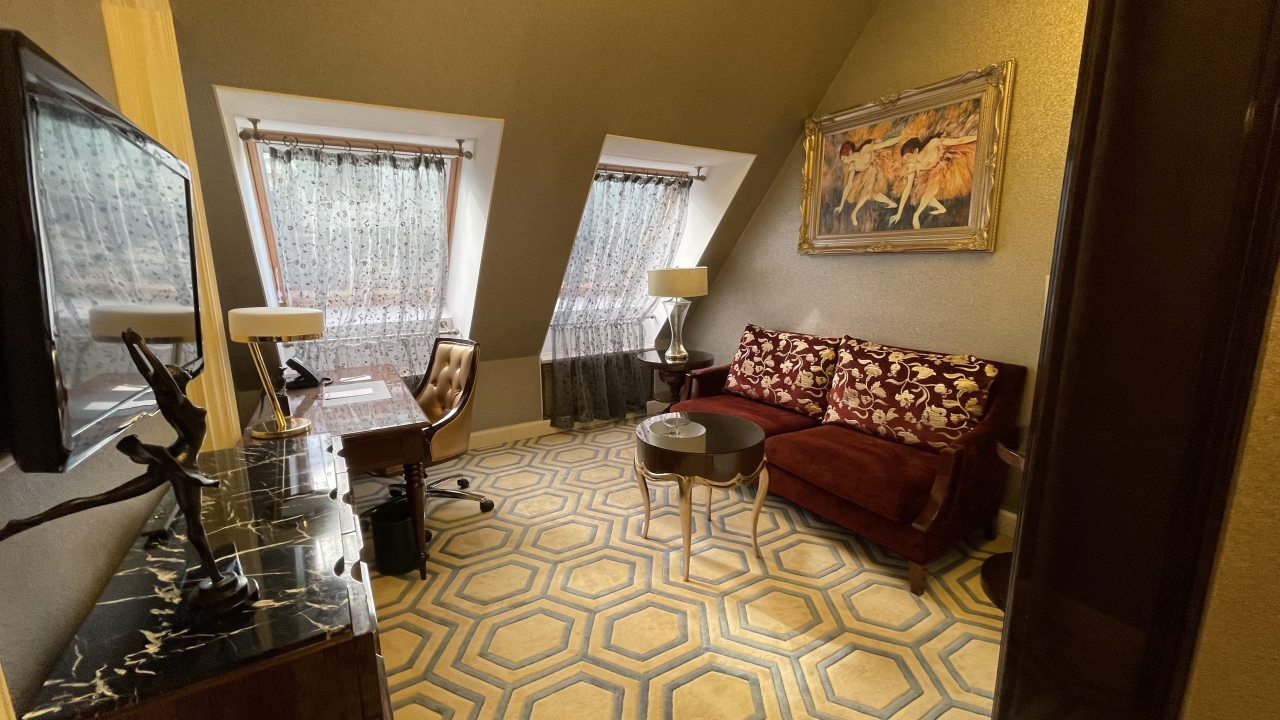 Люкс (Мансардный Люкс), Отель The St. Regis Moscow Nikolskaya