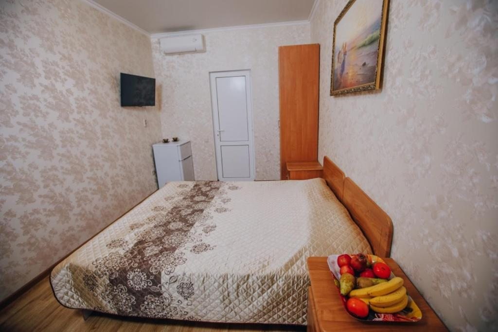 Двухместный (Стандартный двухместный номер с 2 отдельными кроватями) гостевого дома Лаура на Куйбышева, Адлер
