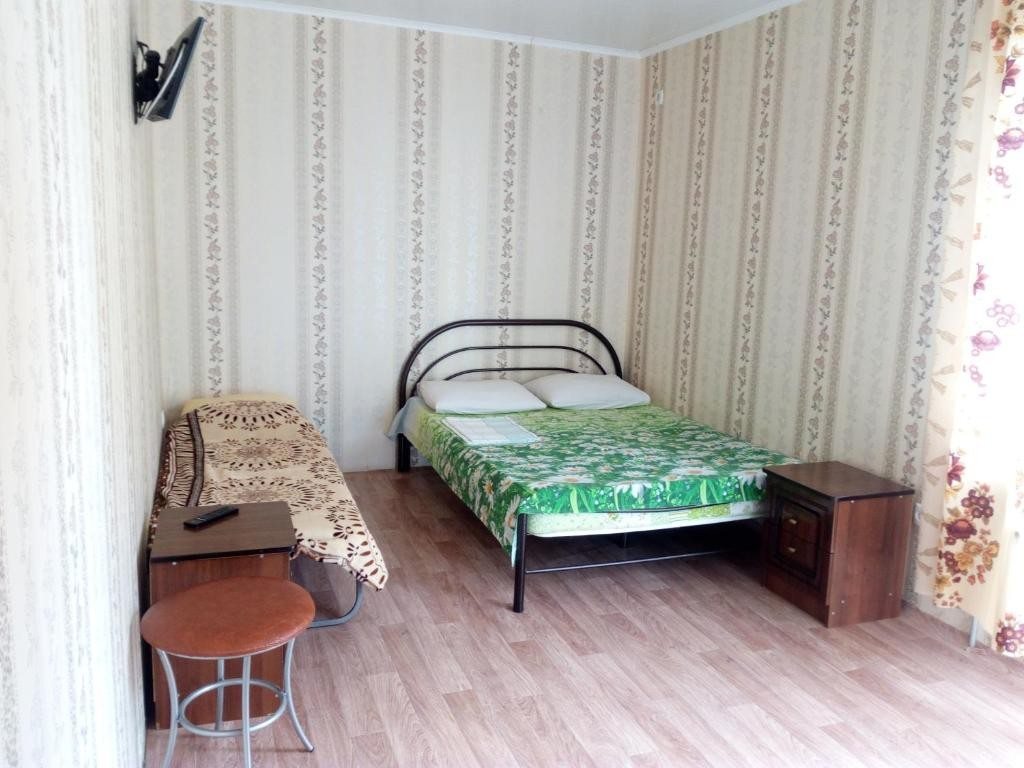 Трехместный (Бюджетный трехместный номер) мини-гостиницы На Единство 31, Лазаревское