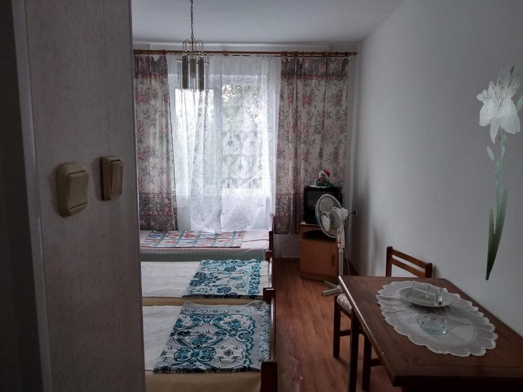 Трехместный (Классический трехместный номер) мини-гостиницы На Маяковского, Лазаревское
