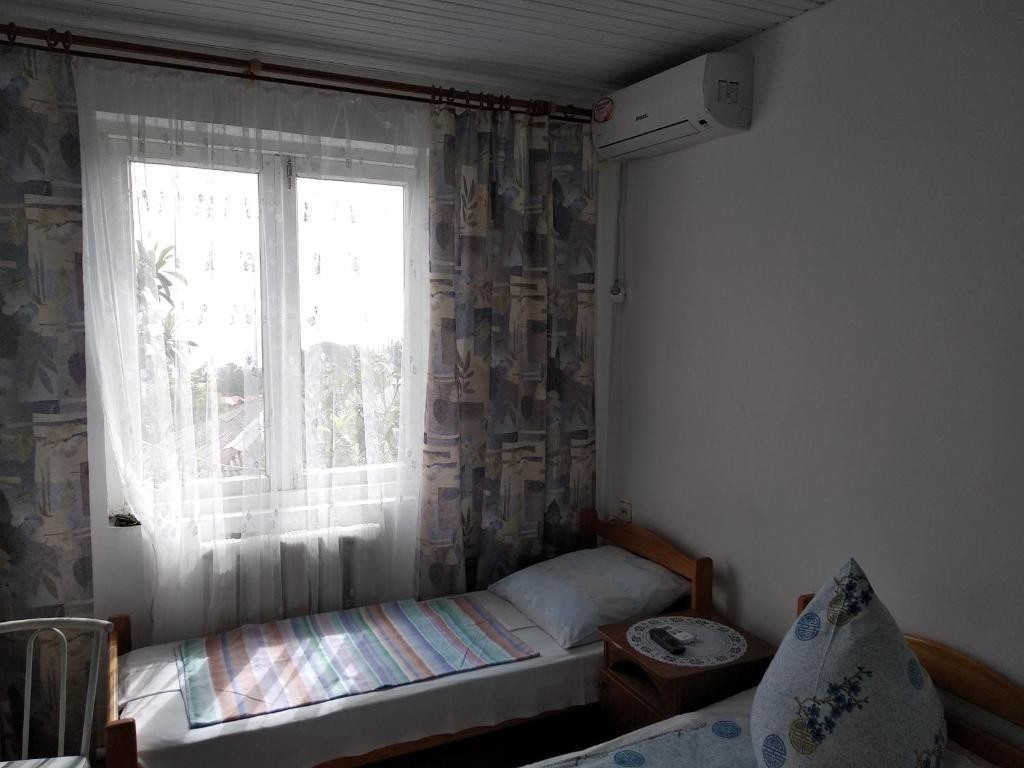 Трехместный (Стандартный трехместный номер) мини-гостиницы На Маяковского, Лазаревское
