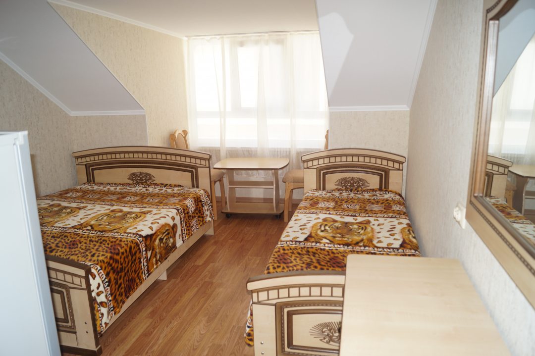Трехместный (полулюкс трехместный без балкона) гостевого дома Натали на Сьянова, Лазаревское
