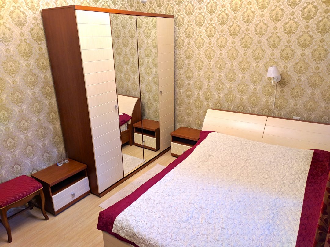 Двухместный (Двухместный номер с 1 кроватью или 2 отдельными кроватями и общей ванной комнатой) гостевого дома Санлит, Адлер