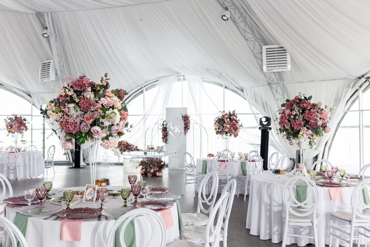 Шатёр, Загородный клуб Адмирал Боровский