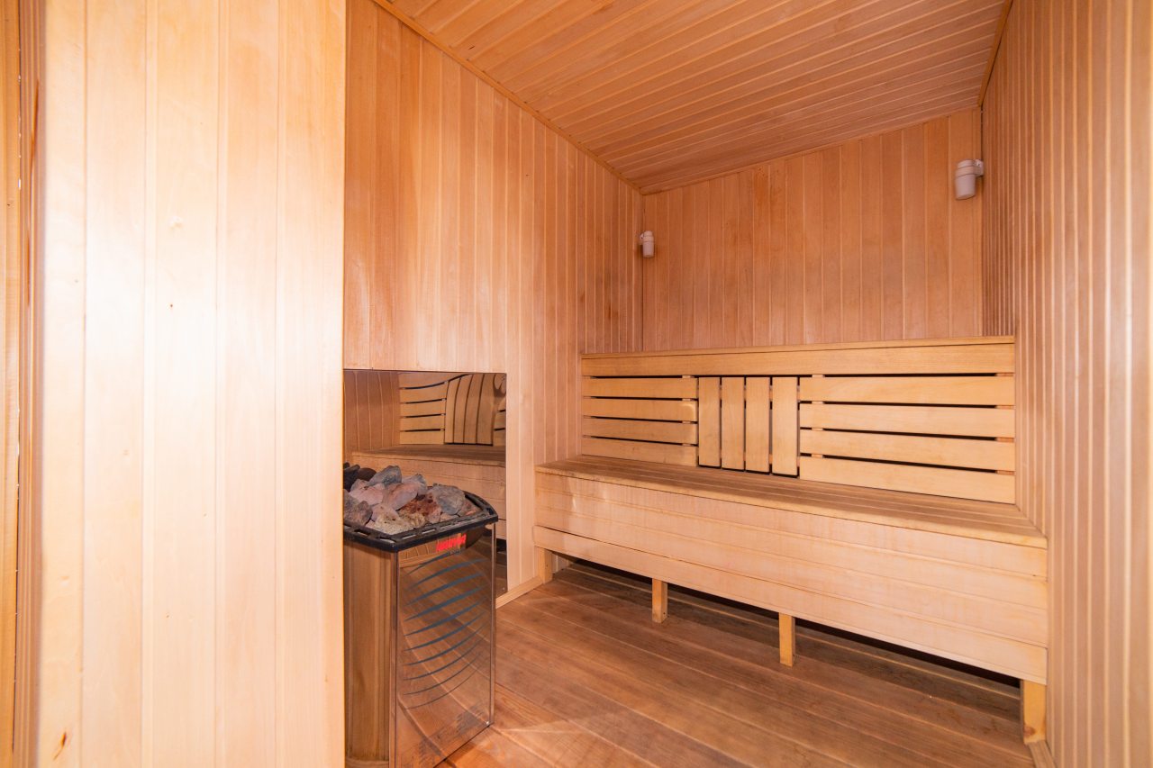 Баня, Загородный клуб Адмирал Боровский