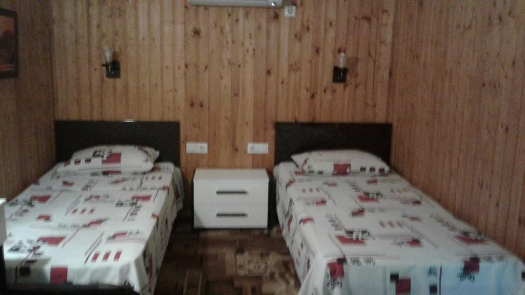 Двухместный (Двухместный номер с 1 кроватью или 2 отдельными кроватями и ванной комнатой) гостевого дома Партизан 2, Архипо-Осиповка
