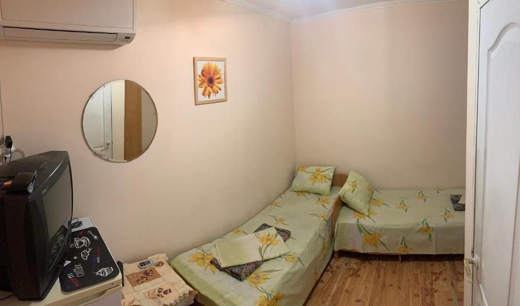 Двухместный (Небольшой двухместный номер с 2 отдельными кроватями) гостевого дома Частный сектор, Архипо-Осиповка