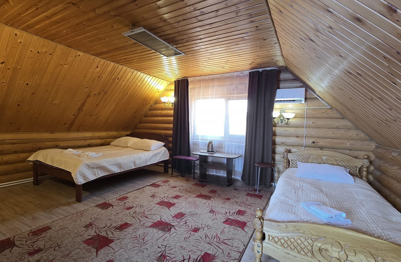 Трехместный (Делюкс), База отдыха Солнечная