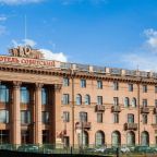 Фасад исторического отеля Легендарный отель Советский, Москва