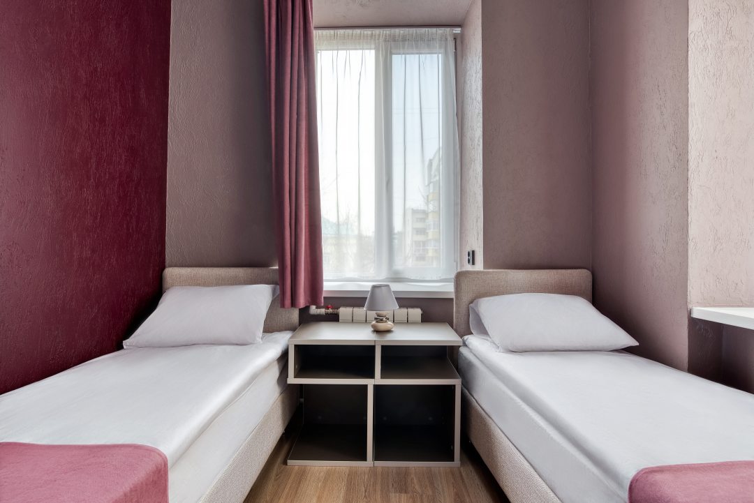 Двухместный (Двухместный номер с 1 кроватью или 2 отдельными кроватями и ванной комнатой) гостиницы Come Inn, Москва