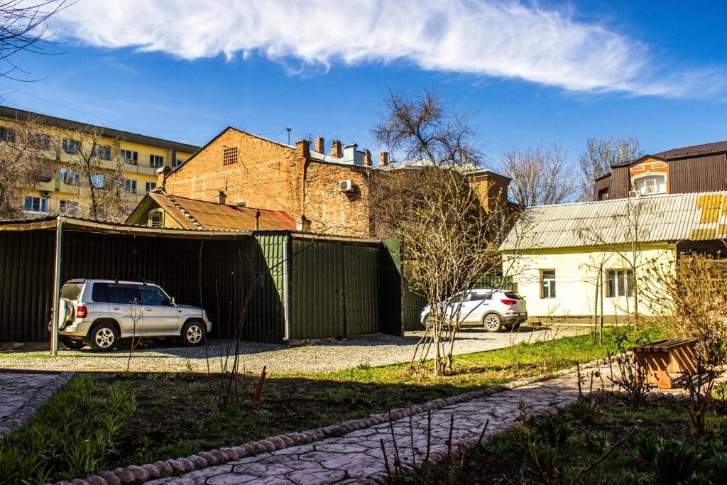 Восьмиместный Мужской (Кровать в общем 8-местном номере для мужчин) хостела U Hostel, Астрахань