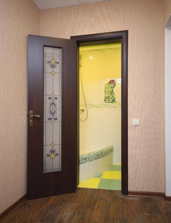 Номер (Кровать в общем 8-местном номере для мужчин и женщин) хостела Full House, Белгород