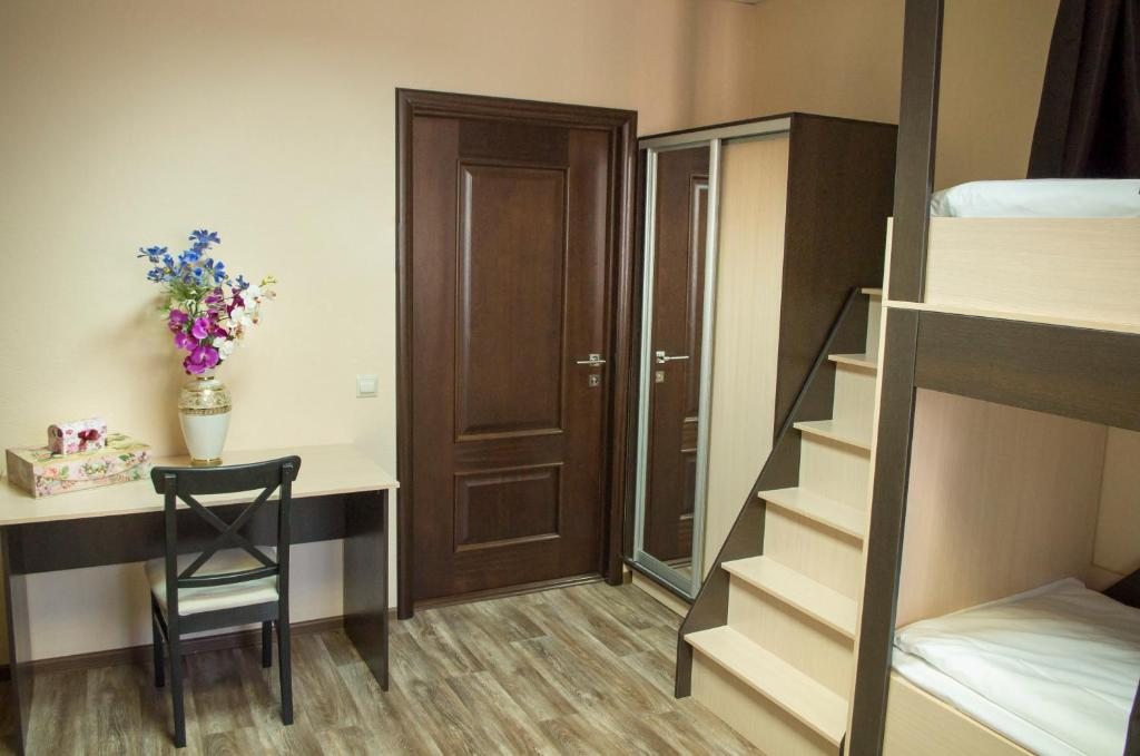 Номер (Кровать в общем номере для женщин с 4 кроватями) хостела Apart Express, Белгород