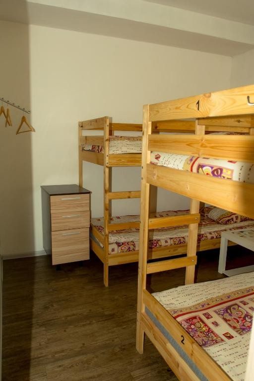 Номер (Спальное место на двухъярусной кровати в общем номере для женщин) хостела Travel, Барнаул