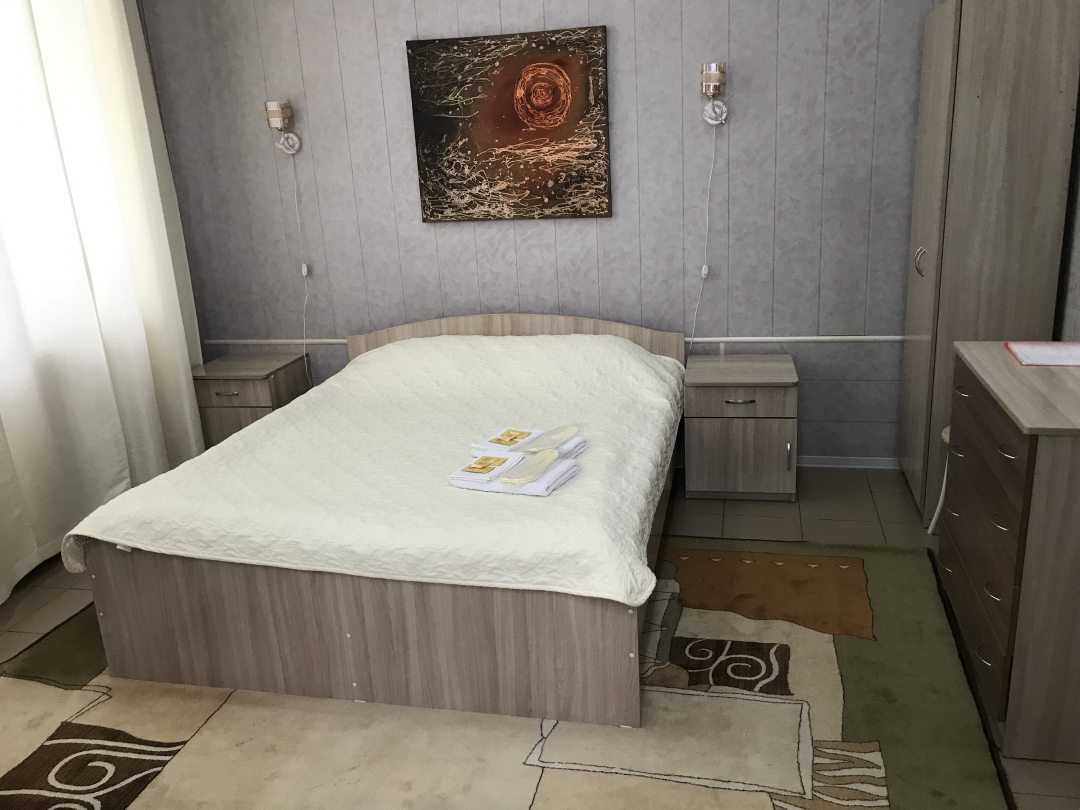 Двухместный (Большой двухместный номер) мини-отеля Очарование, Барнаул