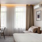 Трехместный (С видом на город), Отель Kinney