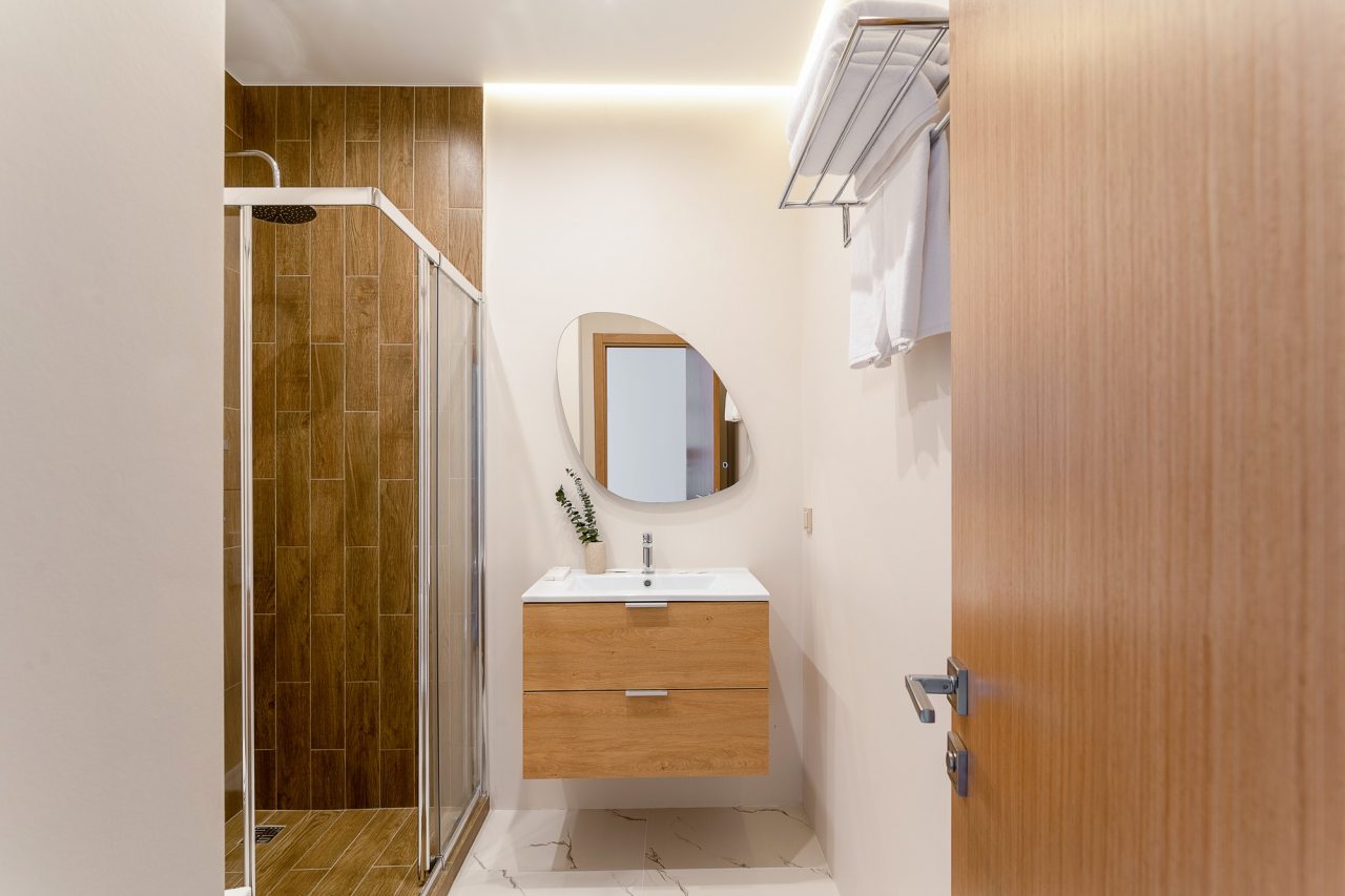 Трехместный (Номер с частичным видом на море), Отель Kinney