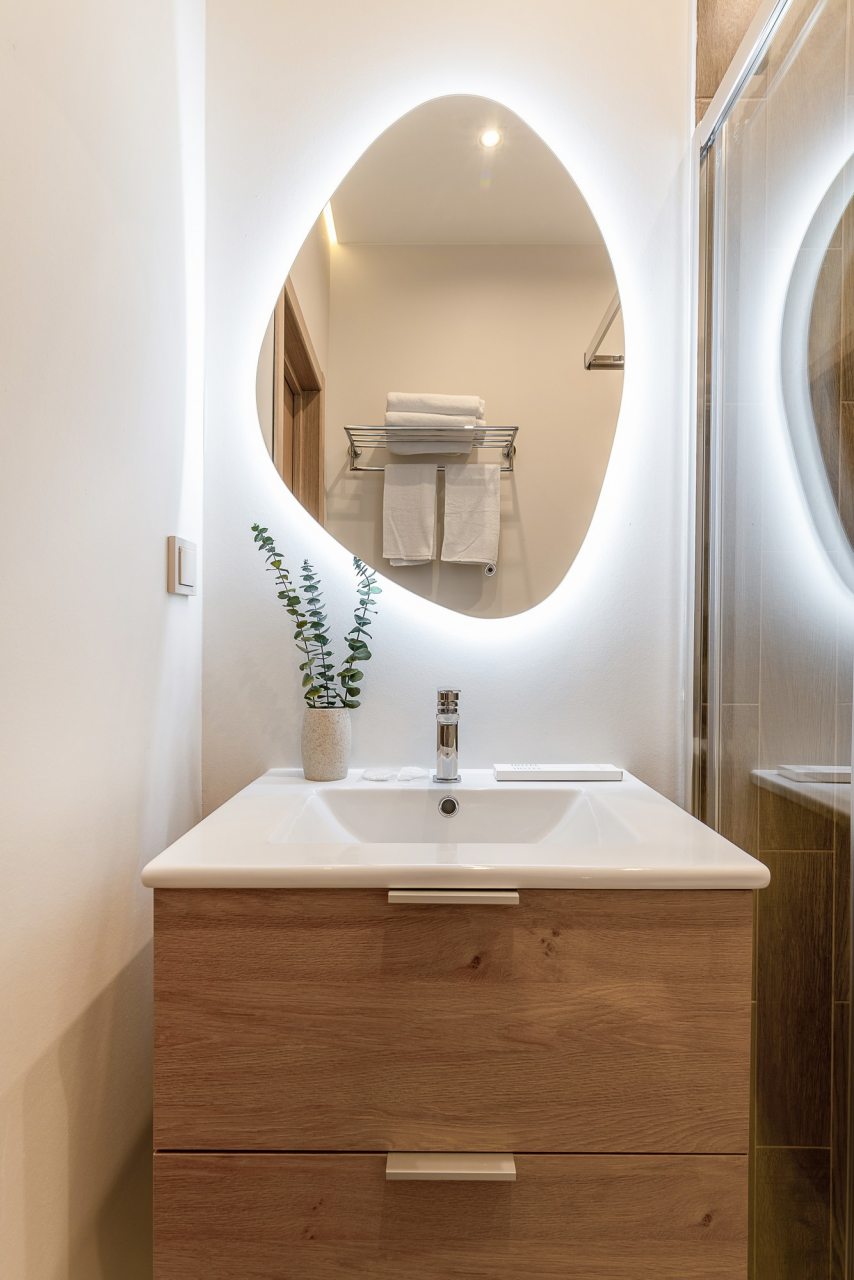 Трехместный (Улучшенный номер с видом на море), Отель Kinney