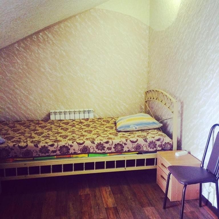 Двухместный (Двухместный номер с 2 отдельными кроватями и душем) хостела Жара, Борисоглебск