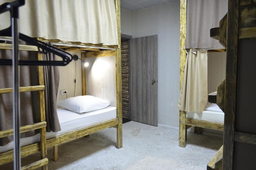 Номер (Спальное место на двухъярусной кровати в общем номере для мужчин и женщин) хостела Красный Slon, Челябинск