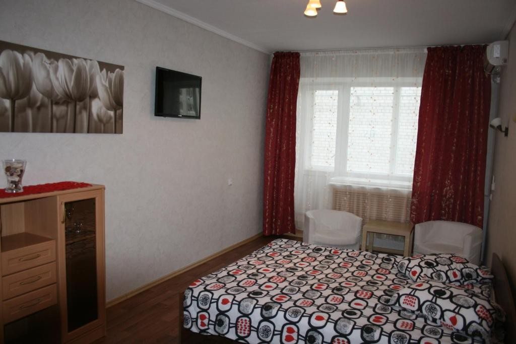 Двухместный (Классический двухместный номер с 1 кроватью и балконом - Имеется общая ванная комната) мини-гостиницы Уют, Димитровград