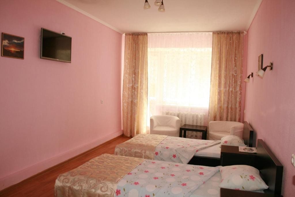 Двухместный (Двухместный номер с 2 отдельными кроватями и общей ванной комнатой) мини-гостиницы Уют, Димитровград