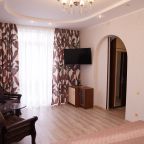 Полулюкс (С 1 большой кроватью и балконом), Гостевой дом КИТ