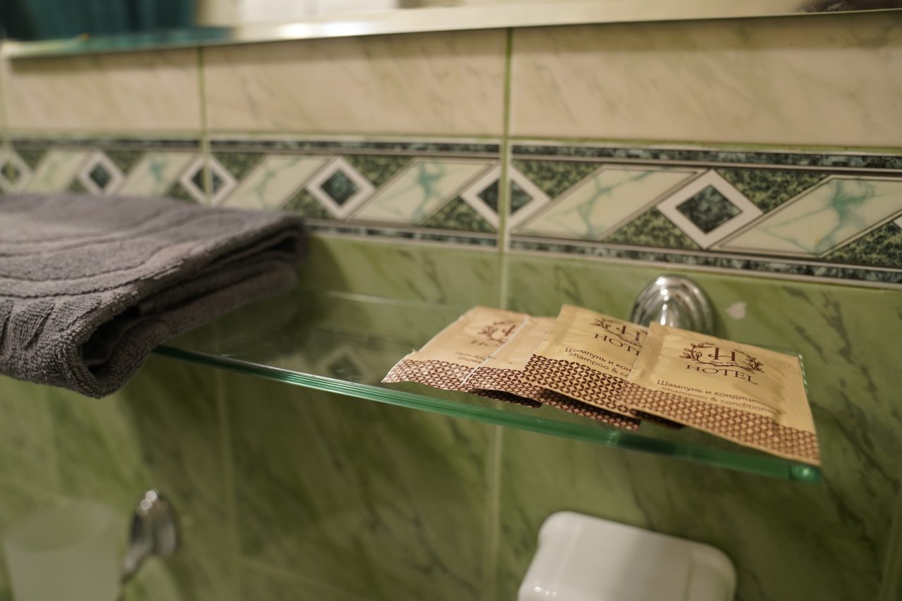 Полулюкс (С 1 большой кроватью и балконом), Гостевой дом КИТ