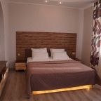 Полулюкс (С 1 большой кроватью и балконом), Гостевой дом КИТ